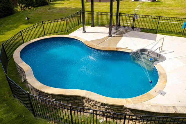 8912 Grey Mountain Drive, Ooltewah, TN 37363