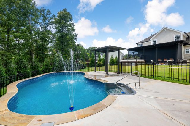 8912 Grey Mountain Drive, Ooltewah, TN 37363