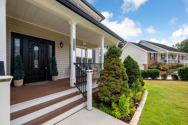 8912 Grey Mountain Drive, Ooltewah, TN 37363