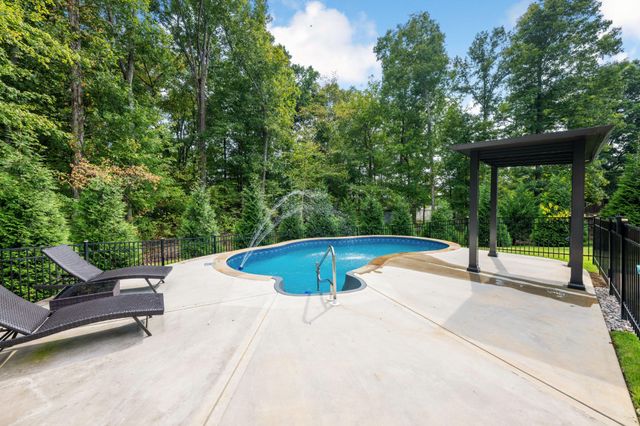 8912 Grey Mountain Drive, Ooltewah, TN 37363
