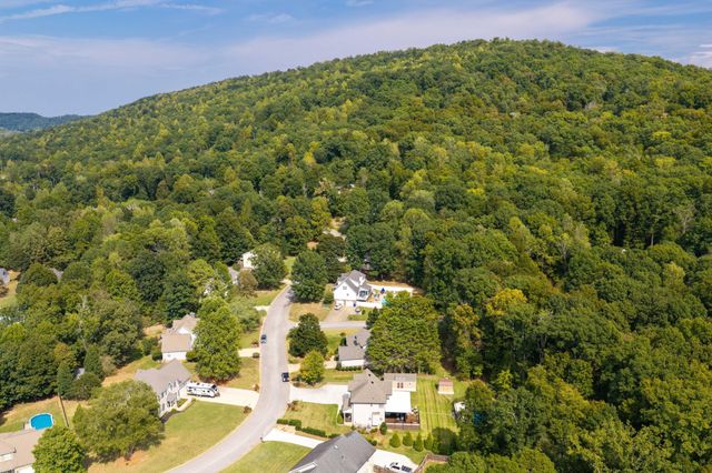 8912 Grey Mountain Drive, Ooltewah, TN 37363