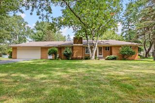 5860 Wright Drive, Troy, MI 48098
