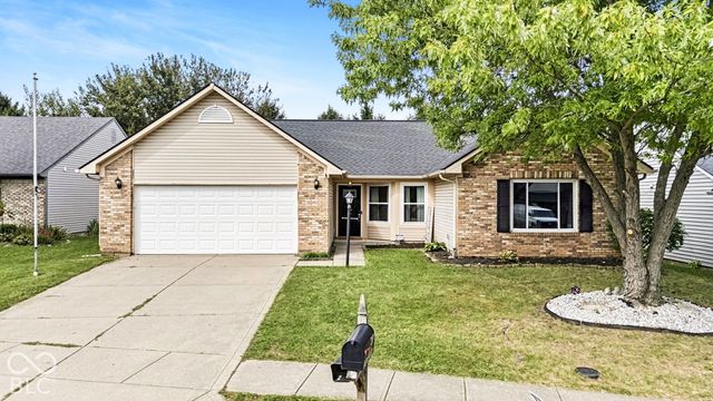 214 E Pine Ridge Drive, Westfield, IN 46074