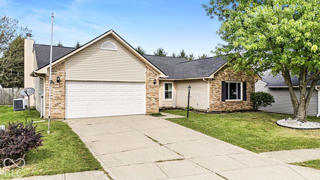214 E Pine Ridge Drive, Westfield, IN 46074