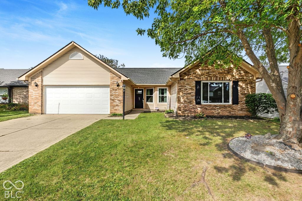 214 E Pine Ridge Drive, Westfield, IN 46074