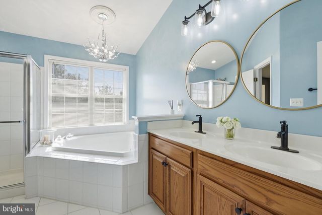 24699 SILTSTONE SQ, Aldie, VA 20105