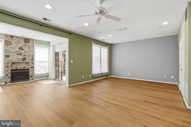 24699 SILTSTONE SQ, Aldie, VA 20105