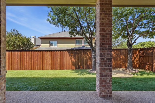 11327 Mounts Run Drive, Dallas, TX 75218