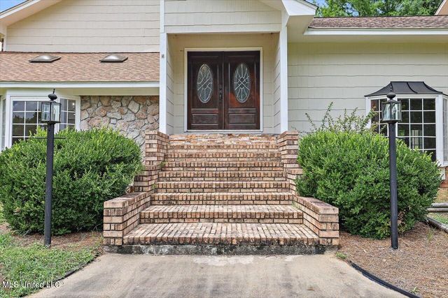 131 Hidden Valley Lane, Jackson, MS 39212
