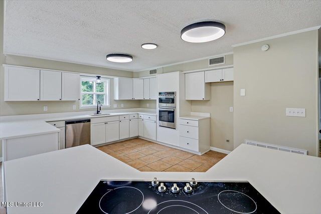 131 Hidden Valley Lane, Jackson, MS 39212