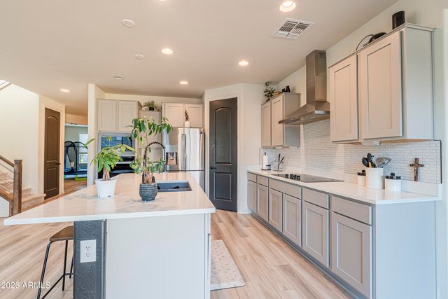 8955 W Luke Avenue, Glendale, AZ 85305