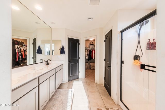 8955 W Luke Avenue, Glendale, AZ 85305