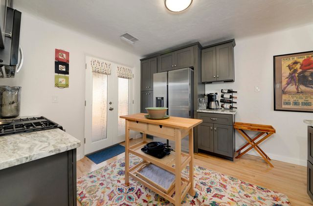 1005 Princeton Drive NE, Albuquerque, NM 87106