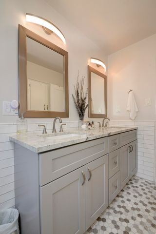 1005 Princeton Drive NE, Albuquerque, NM 87106