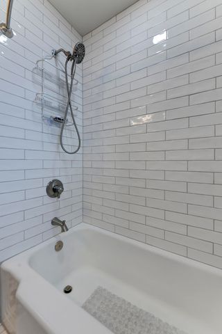 1005 Princeton Drive NE, Albuquerque, NM 87106