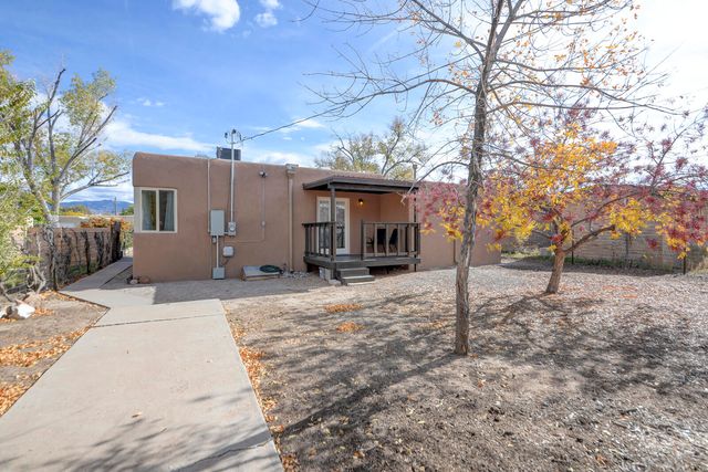 1005 Princeton Drive NE, Albuquerque, NM 87106