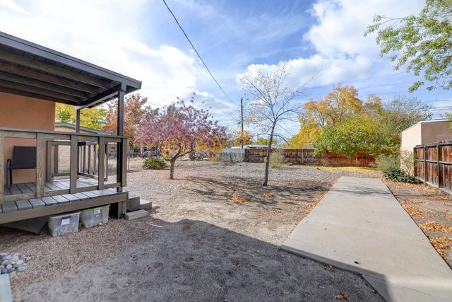 1005 Princeton Drive NE, Albuquerque, NM 87106