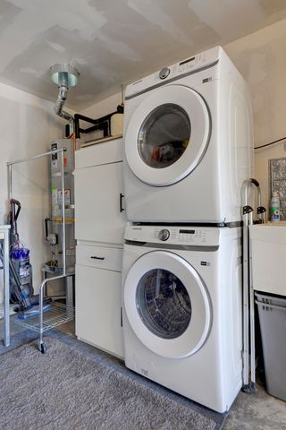 1005 Princeton Drive NE, Albuquerque, NM 87106