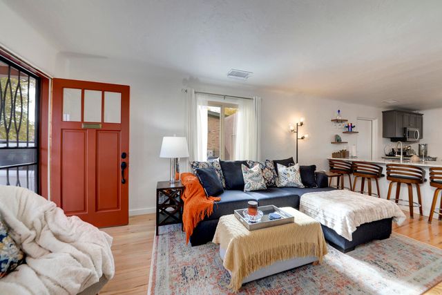 1005 Princeton Drive NE, Albuquerque, NM 87106