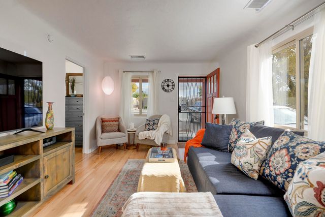 1005 Princeton Drive NE, Albuquerque, NM 87106