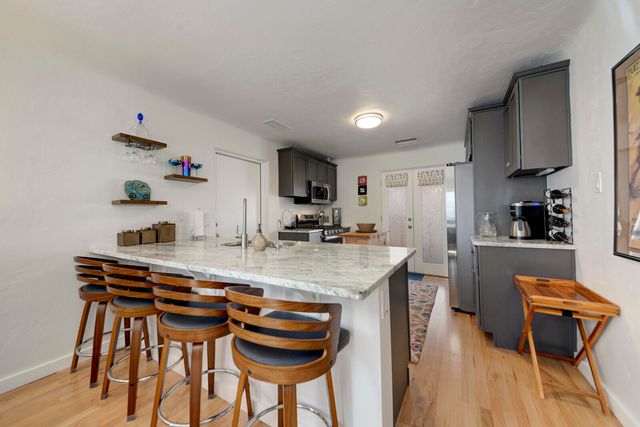 1005 Princeton Drive NE, Albuquerque, NM 87106