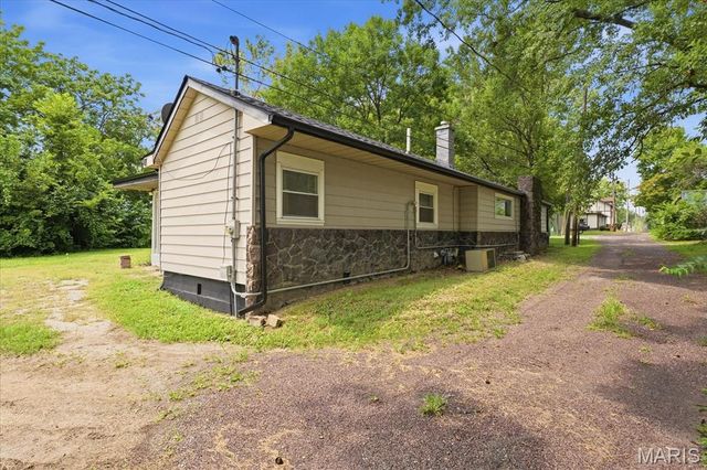 13 S Florida Avenue, Belleville, IL 62221