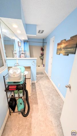 901 Woodland St, Emporia, KS 66801