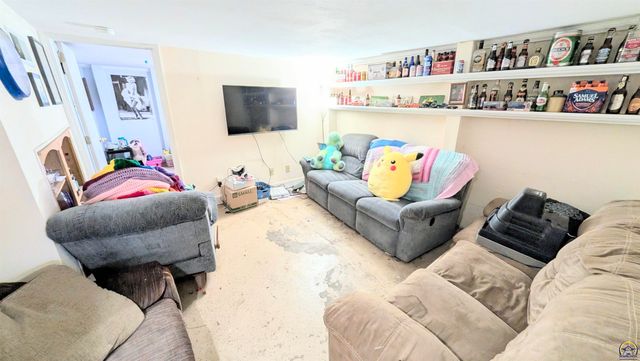 901 Woodland St, Emporia, KS 66801