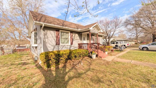 901 Woodland St, Emporia, KS 66801