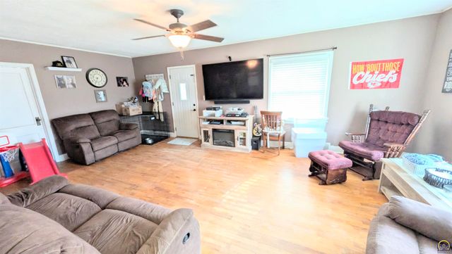 901 Woodland St, Emporia, KS 66801