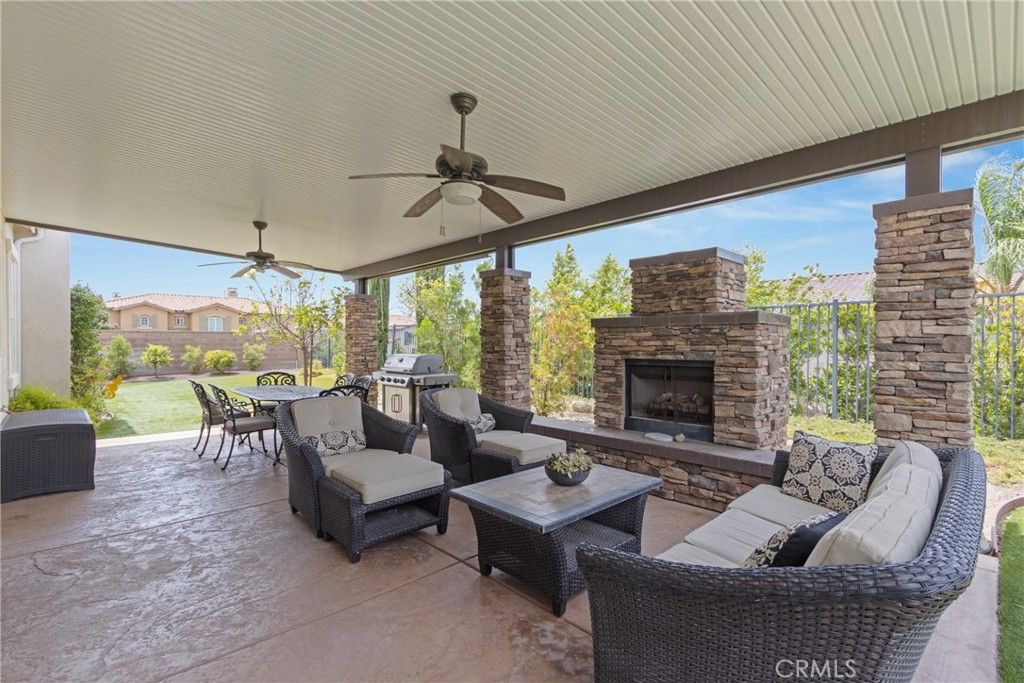 33940 Baystone Street, Temecula, CA 92592 — exterior