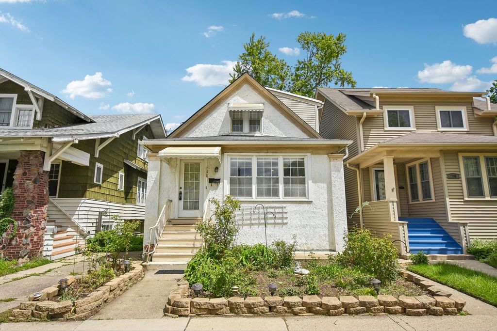 706 S Oak Park Avenue, Oak Park, IL 60304