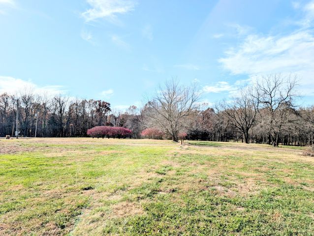 4967 E Farm Road 66, Springfield, MO 65803