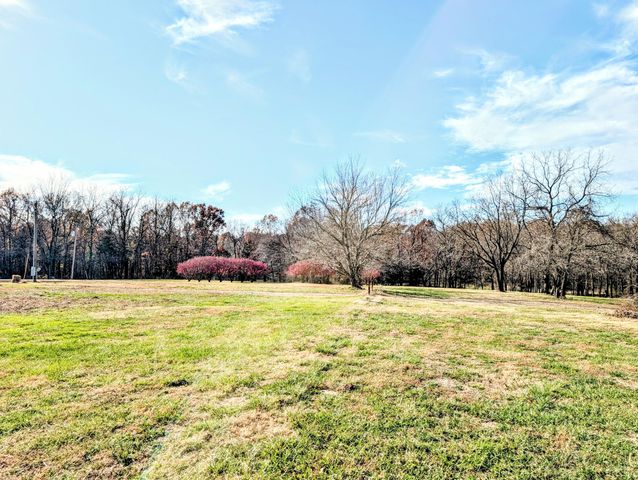 4967 E Farm Road 66, Springfield, MO 65803