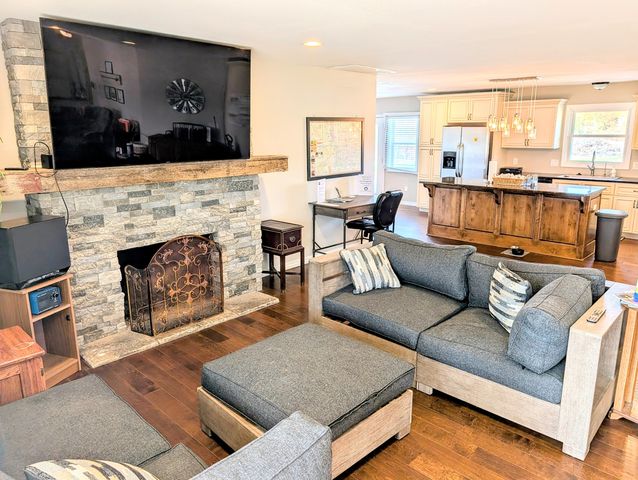 4967 E Farm Road 66, Springfield, MO 65803