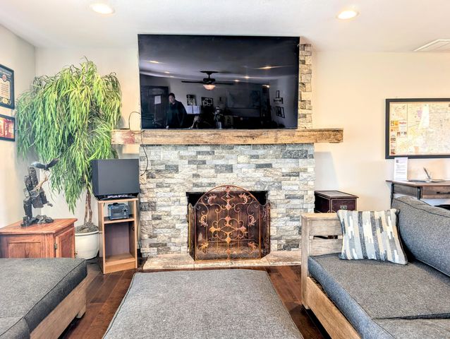 4967 E Farm Road 66, Springfield, MO 65803