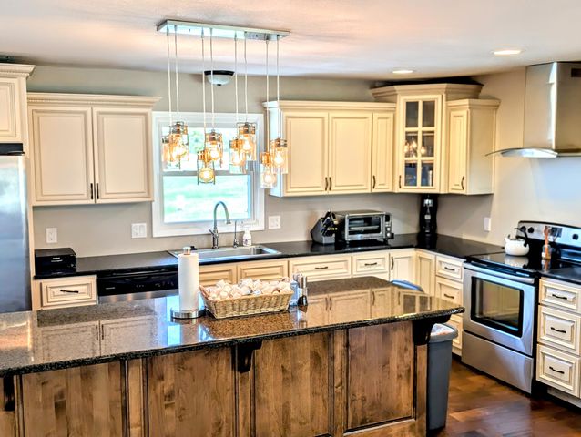 4967 E Farm Road 66, Springfield, MO 65803