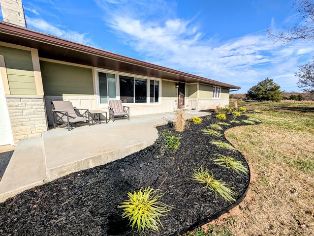 4967 E Farm Road 66, Springfield, MO 65803