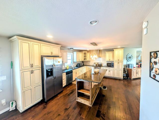 4967 E Farm Road 66, Springfield, MO 65803