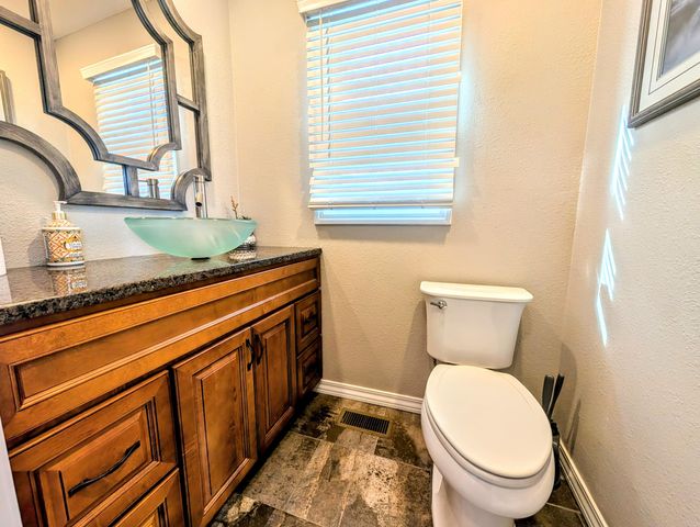 4967 E Farm Road 66, Springfield, MO 65803