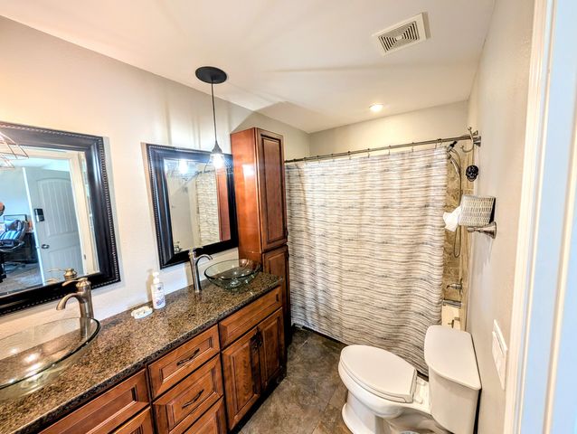 4967 E Farm Road 66, Springfield, MO 65803