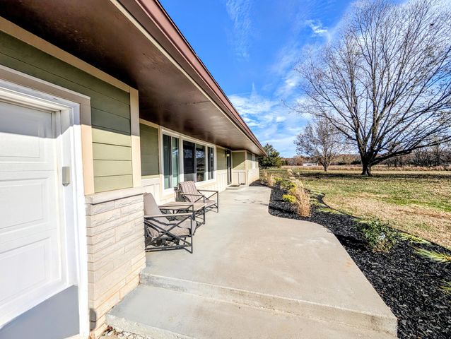 4967 E Farm Road 66, Springfield, MO 65803