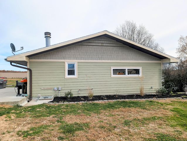 4967 E Farm Road 66, Springfield, MO 65803