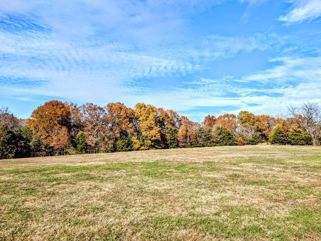 4967 E Farm Road 66, Springfield, MO 65803