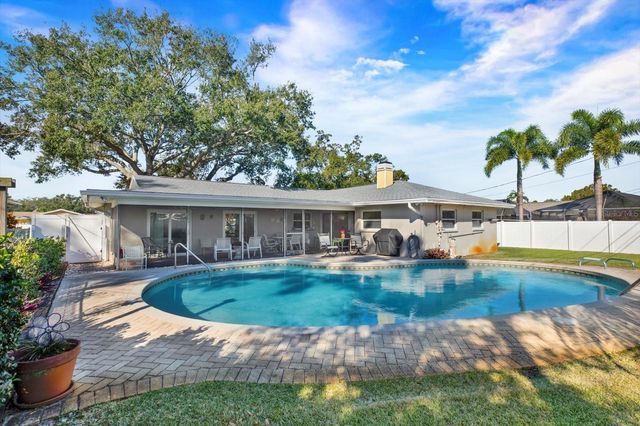 10627 YUNKER DRIVE, Largo, FL 33774