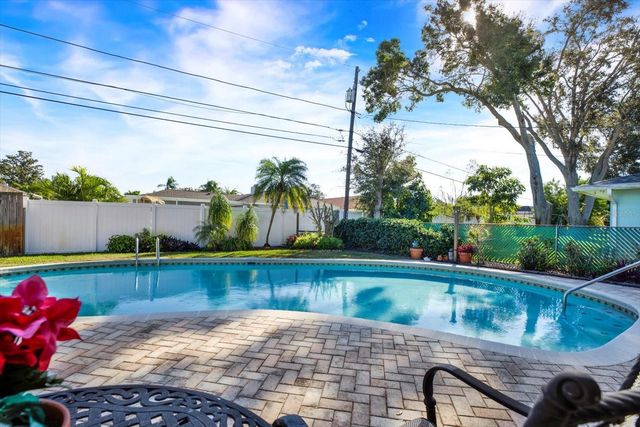 10627 YUNKER DRIVE, Largo, FL 33774