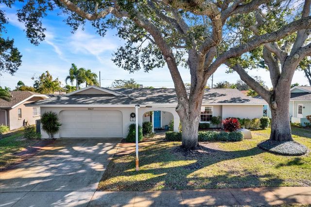 10627 YUNKER DRIVE, Largo, FL 33774