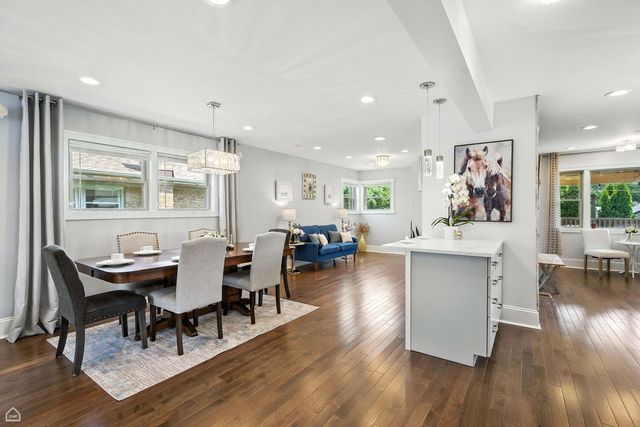 7515 W Roscoe Street, Chicago, IL 60634