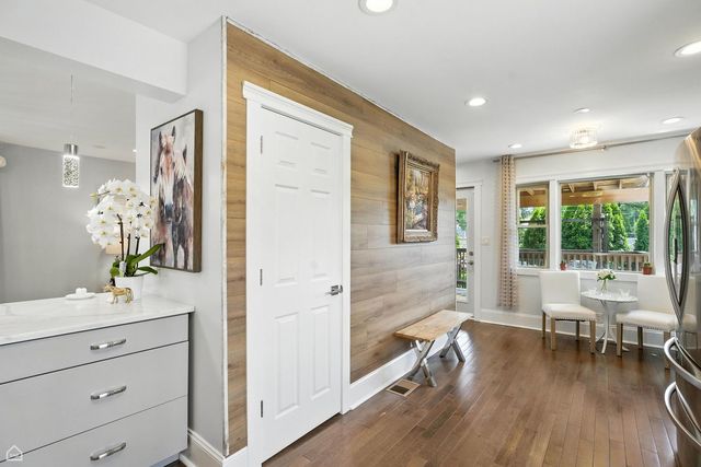 7515 W Roscoe Street, Chicago, IL 60634