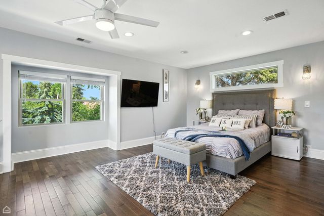 7515 W Roscoe Street, Chicago, IL 60634